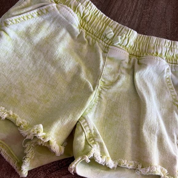 Girls Cat & Jack shorts - Picture 2 of 6